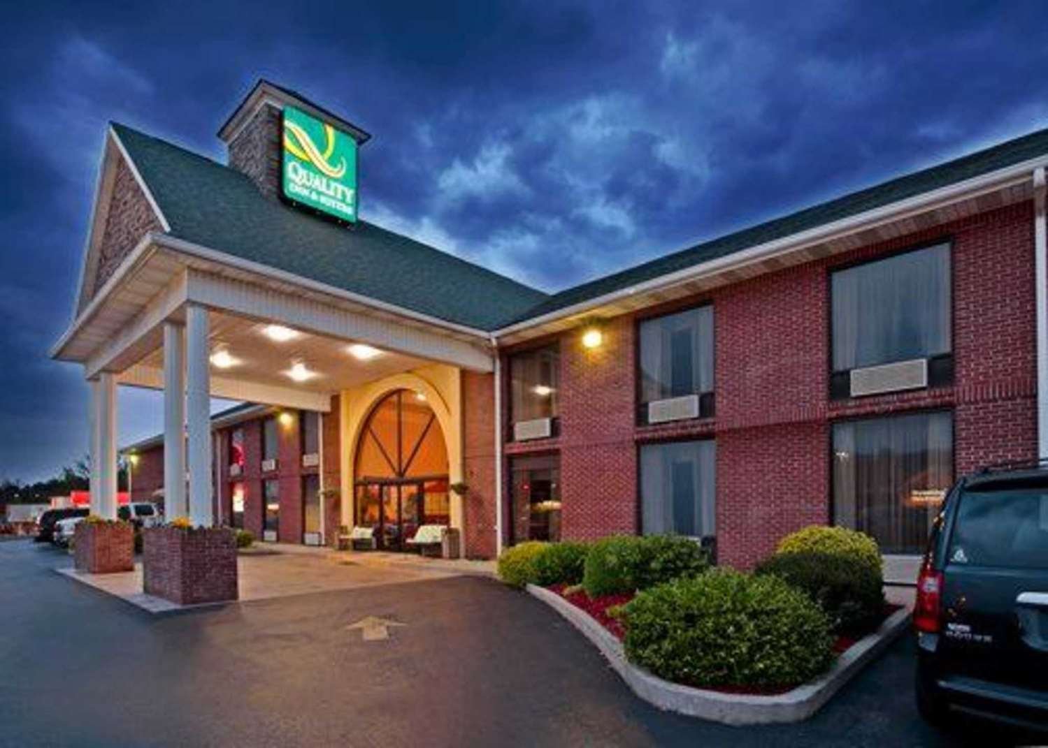 Quality Inn & Suites-官方