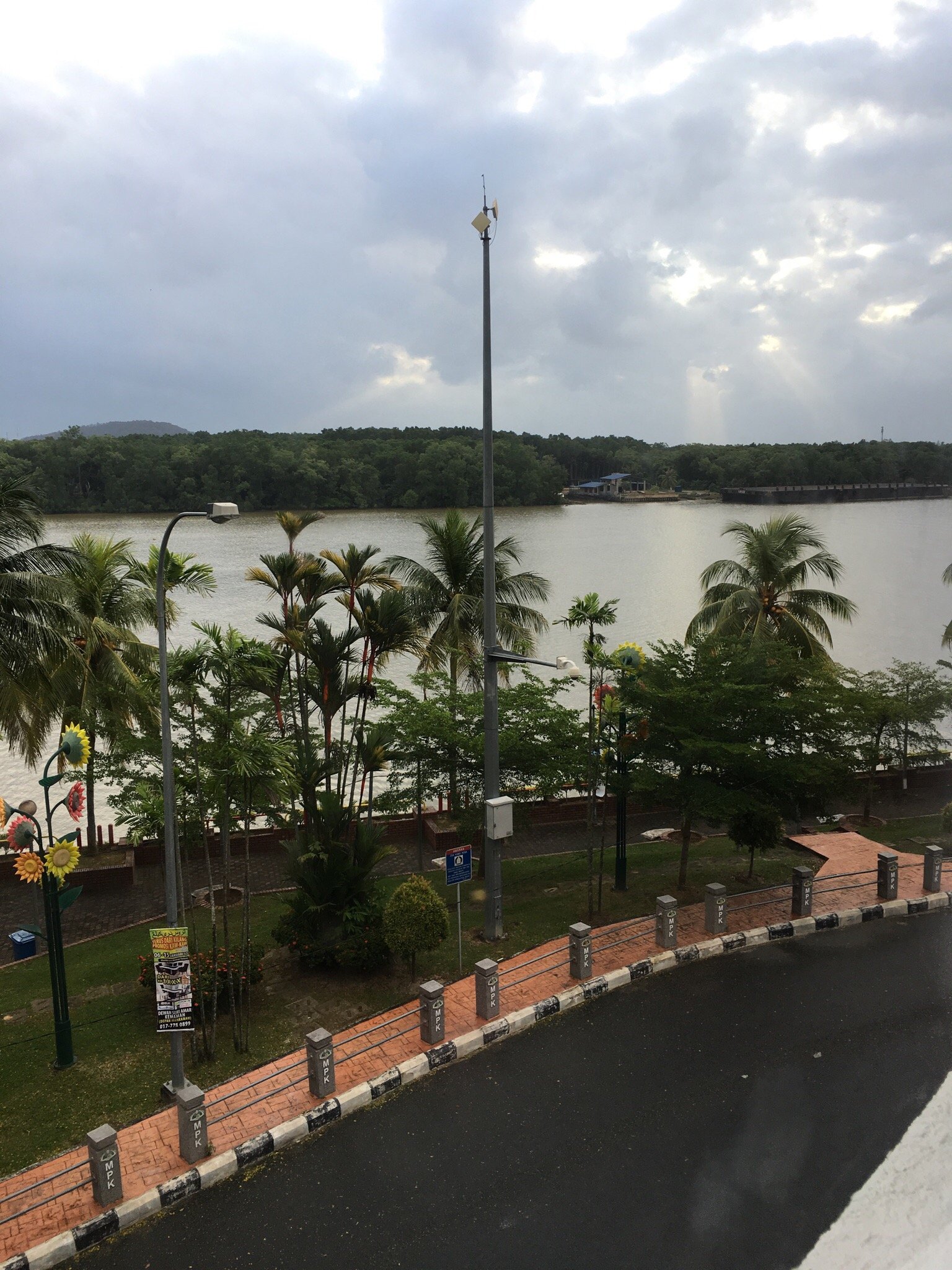 Riverine Garden Hotel-官方