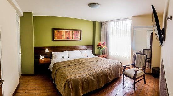 罗斯坦波斯酒店主图