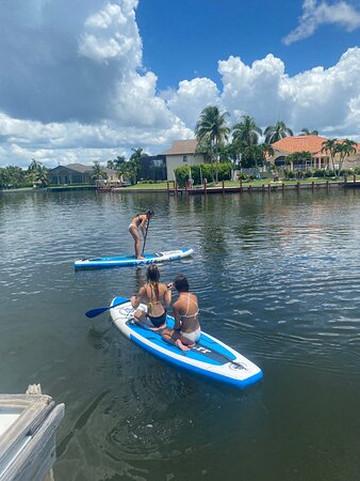 SaltyDawg Rentals-那不勒斯必去景点