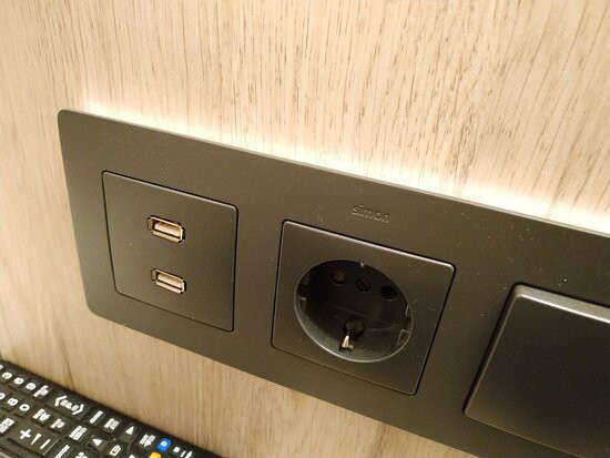 比利牛斯酒店主图