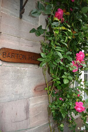 Barton Hall主图