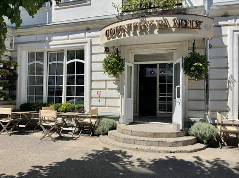 Country Family-科斯特罗马必去景点