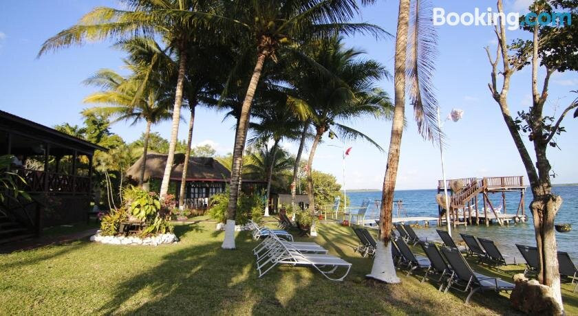 Coras Place Bacalar泻湖前