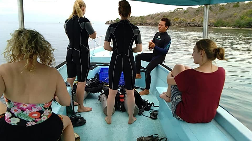 Tirta Dive Lovina-罗威那海滩必去景点