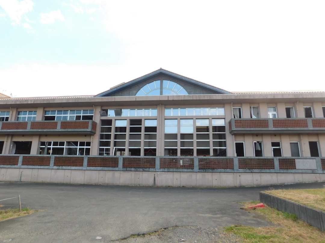 Nakahama Elementary School Site