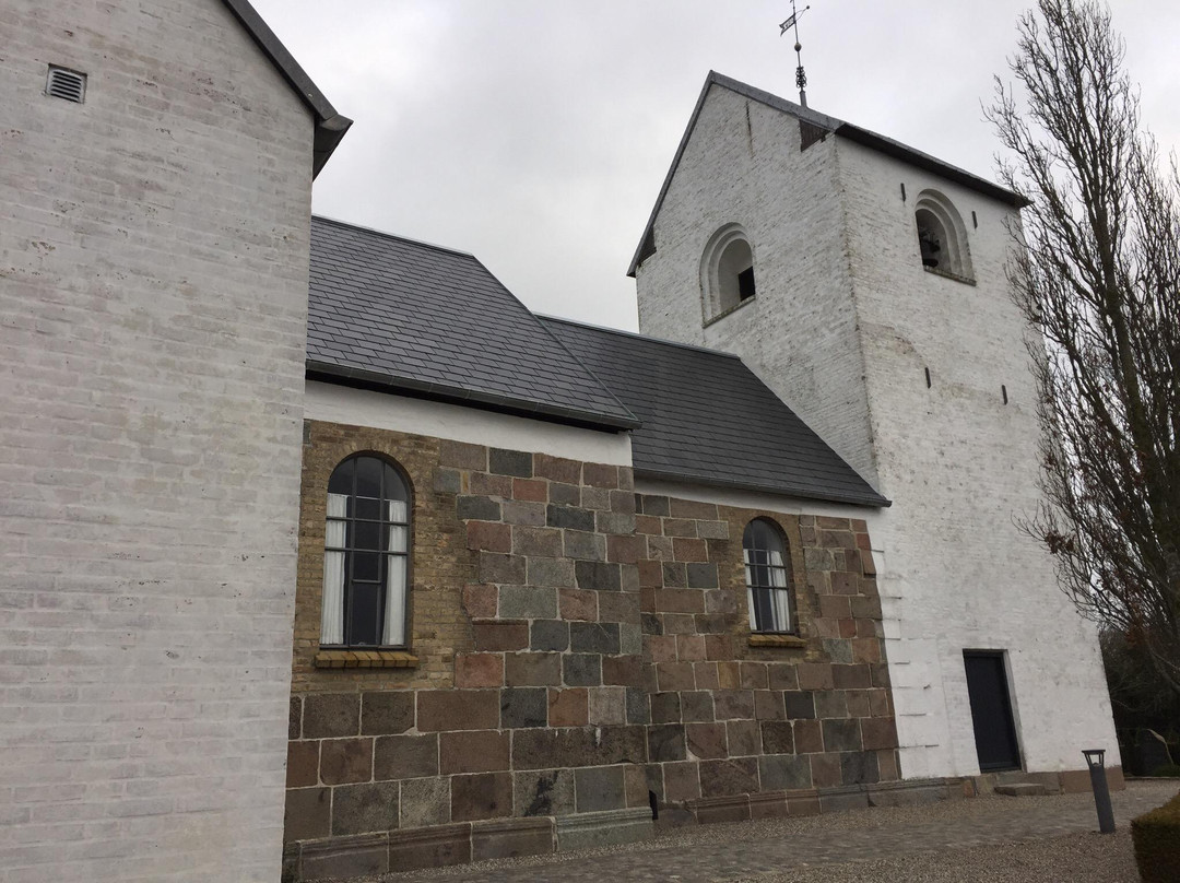 Gjerlev kirke景点图片
