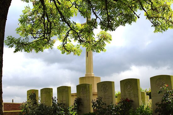 Godezonne Farm Cemetery景点图片