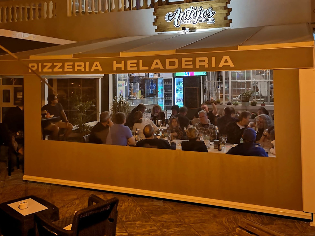 Antojos Pizzería Heladería