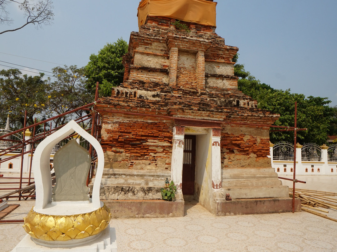 Wat Sanamchai