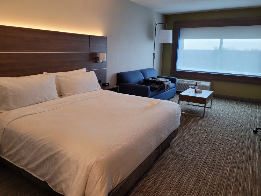 Holiday Inn Express Kingston West By IHG主图