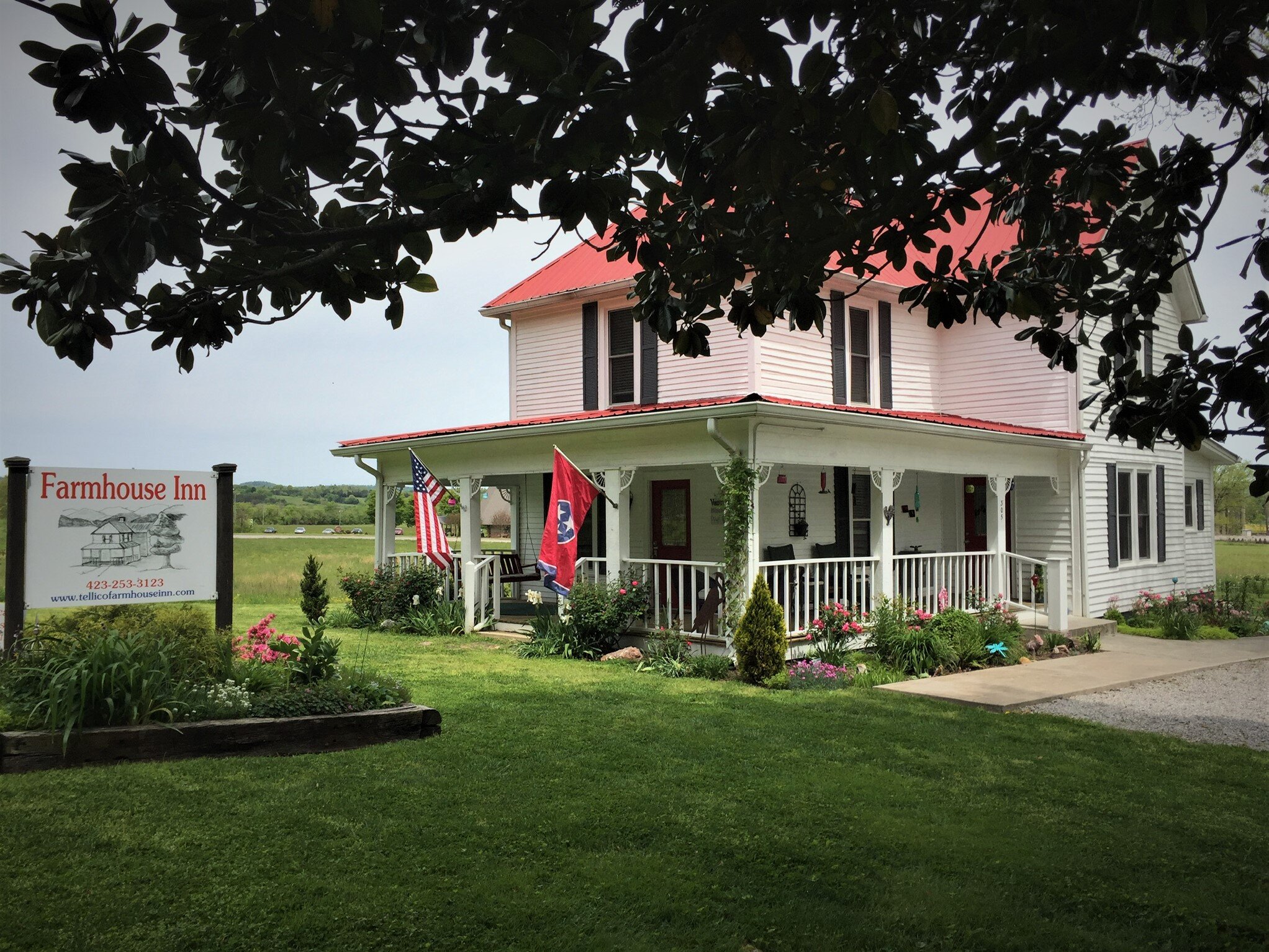 Farmhouse Inn-官方