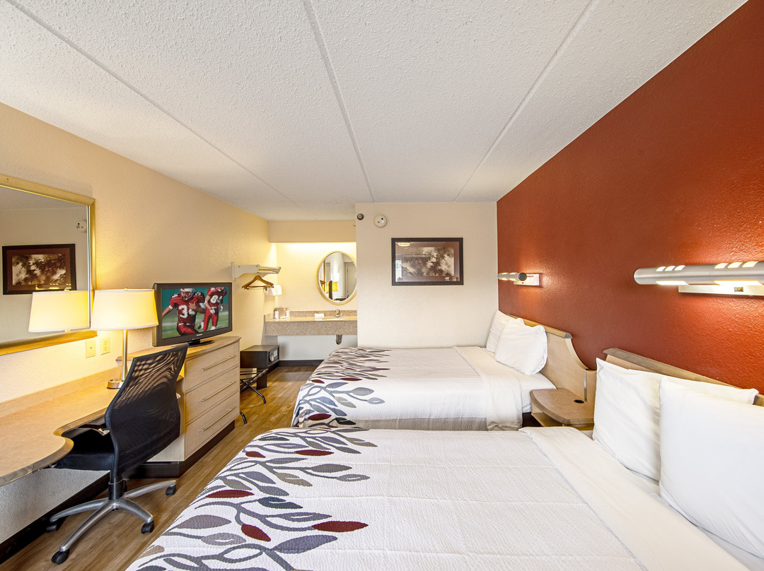 Red Roof Inn Erie – I-90主图