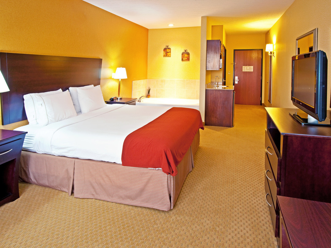 Holiday Inn Express & Suites Franklin By IHG主图