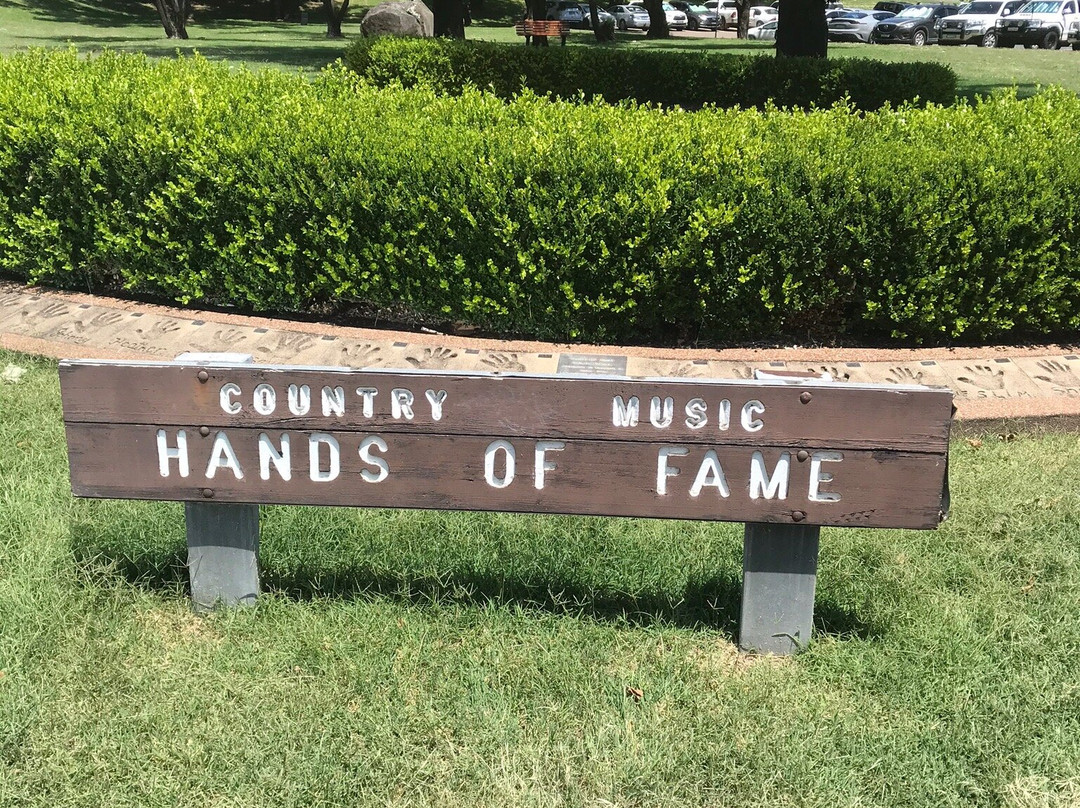 Hands of Fame-塔姆沃思必去景点