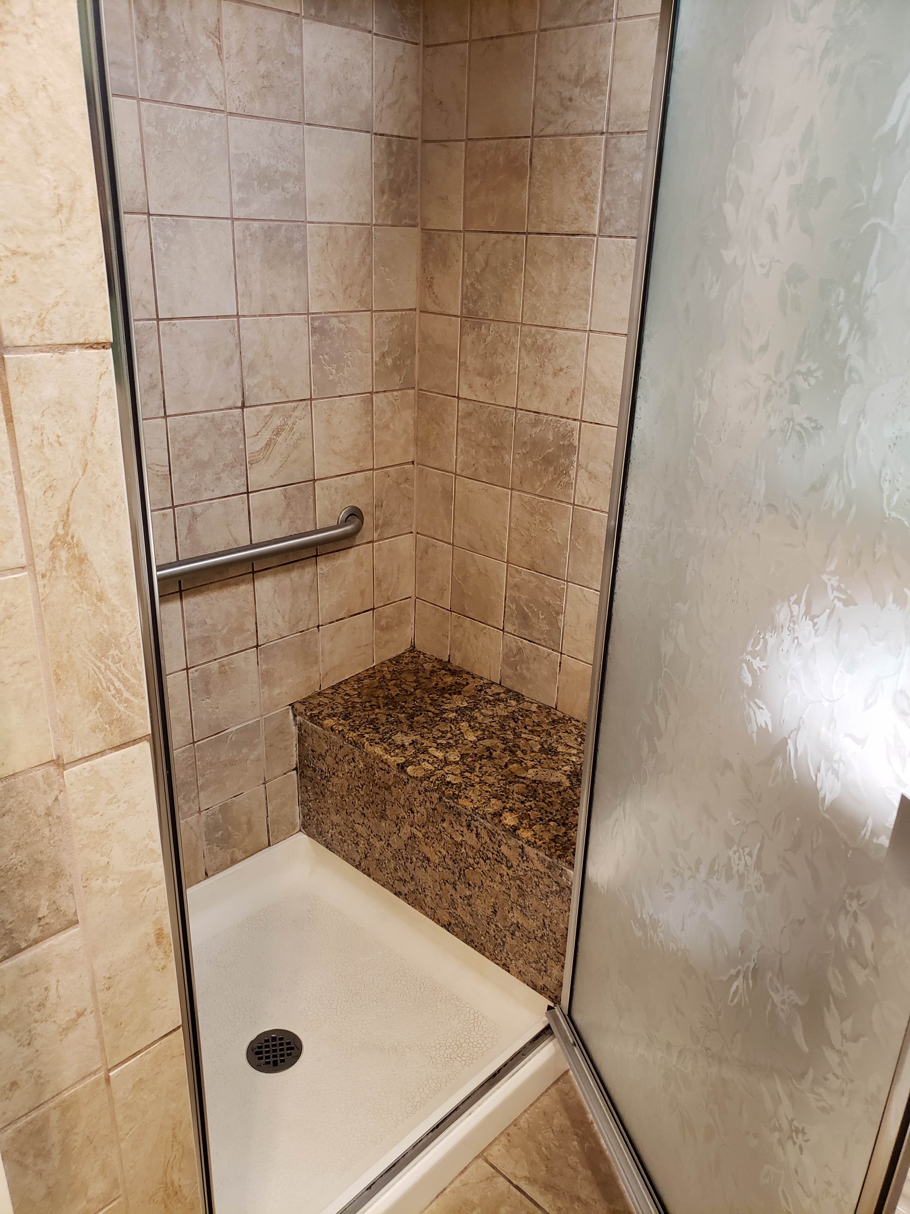 The Colonial Inn At Historic Smithville-浴室