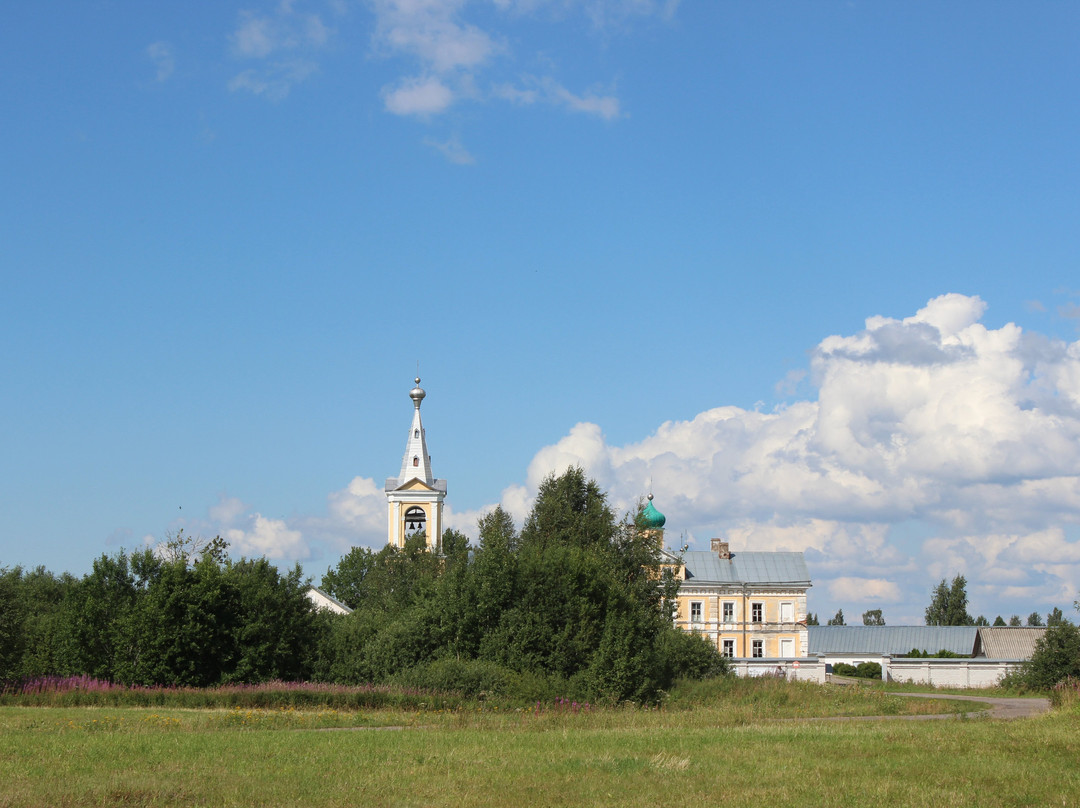 Vvedeno-Oyatskiy Monastery景点图片