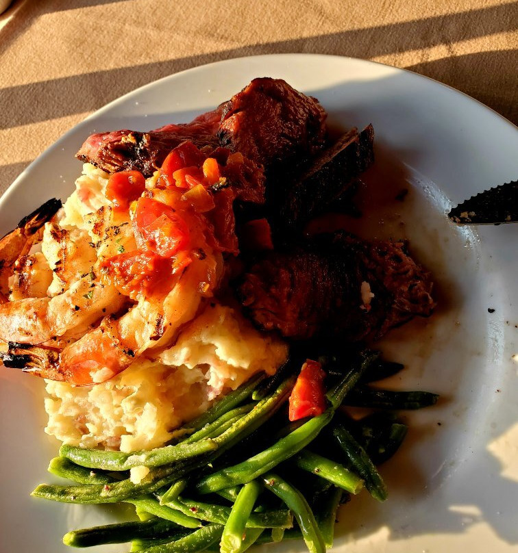 Loon Lodge Inn & Restaurant主图