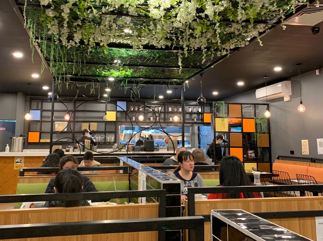 Somerville餐馆和美食-Momo Restaurant