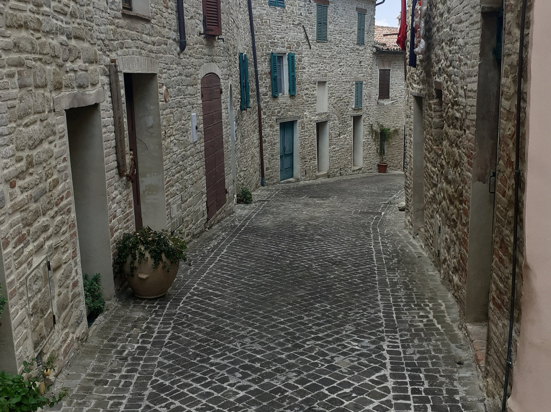 Castello di Castiglioni-Arcevia必去景点