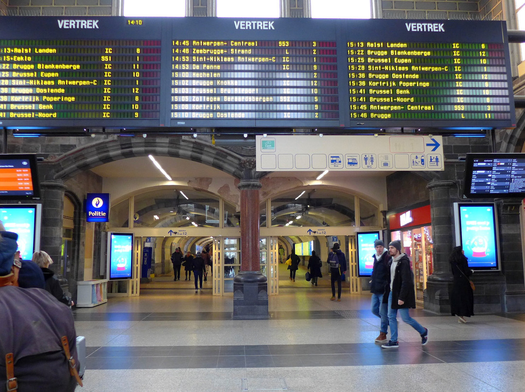 Gent-Sint-Pieters Railway Station景点图片