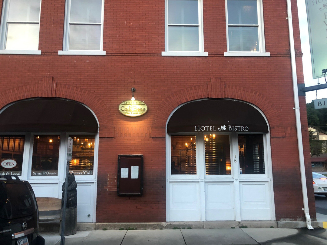 The Everett Hotel主图