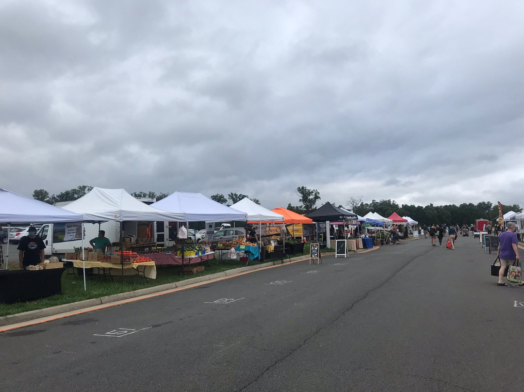 Loudoun Station Farmers Market景点图片