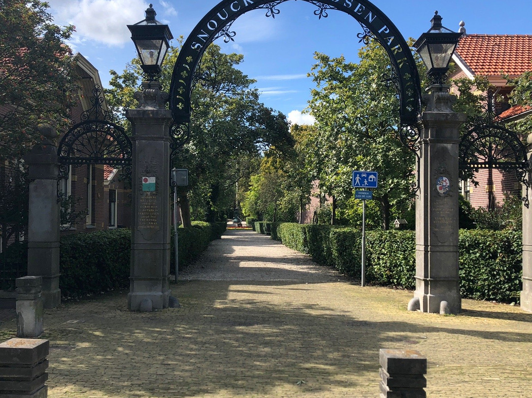 Snouck Van Loosen park-恩克赫伊曾必去景点