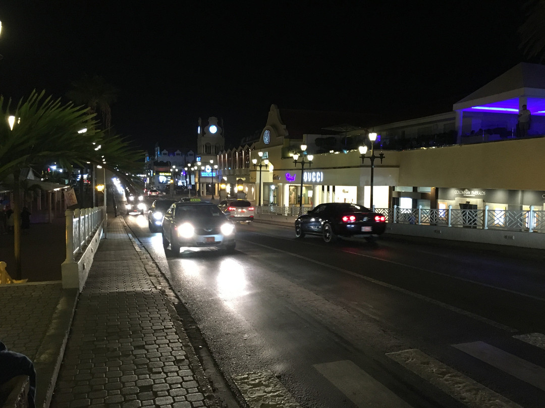 Renaissance Mall-奥腊涅斯塔德必去景点