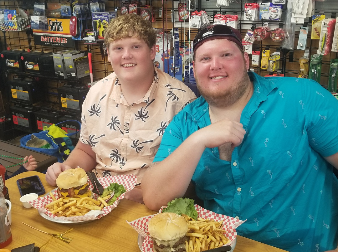 Lakeside Resort Restaurant & General Store主图