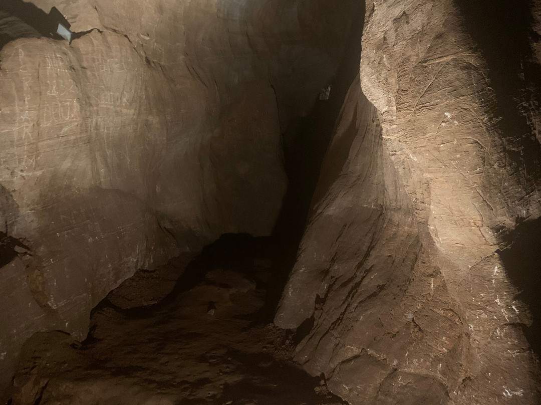 Katafyki Cave-Kythnos必去景点