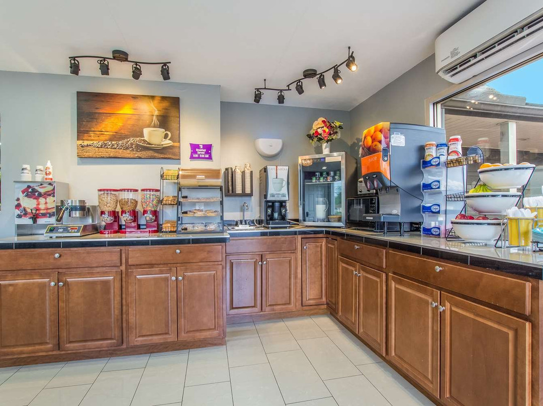 Knights Inn & Suites Salem, IN主图