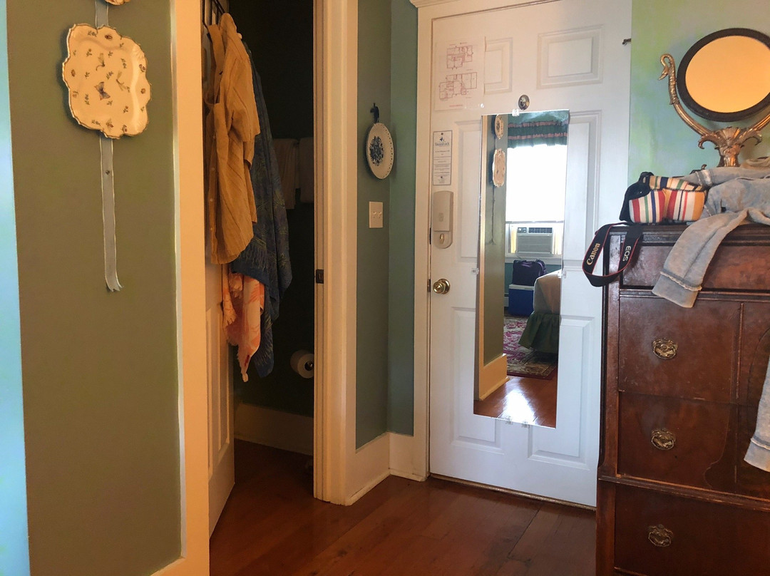 Saugatuck Harbor Inn主图