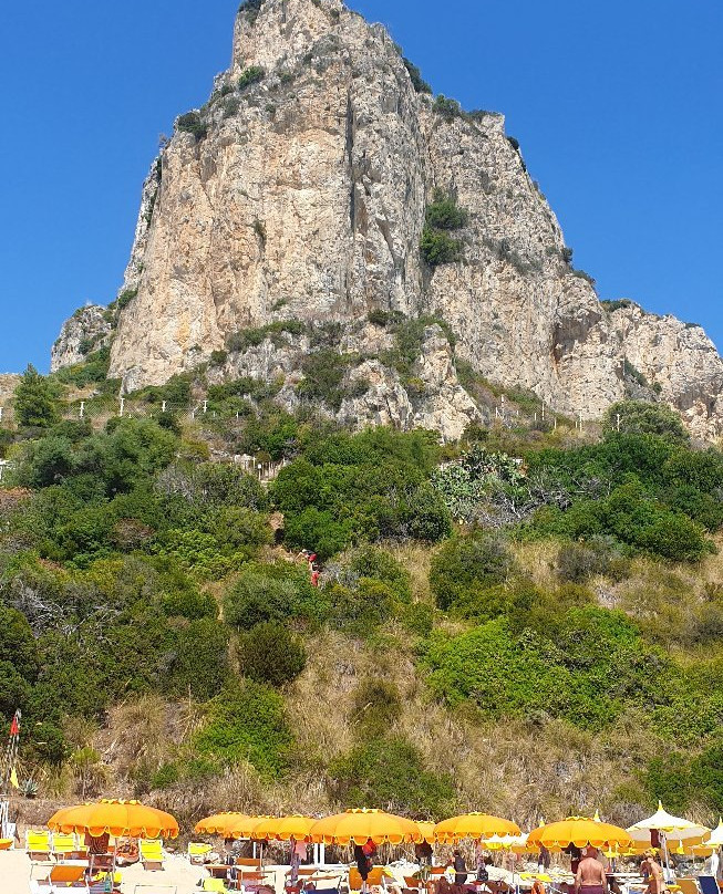 Roccia dei Falchi景点图片