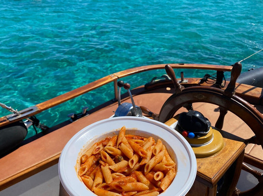 zefiro tour in catamarano nell'arcipelago di La Maddalena-拉马达莱娜必去景点