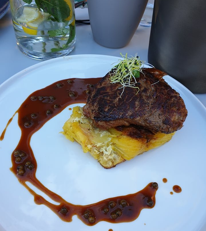 Pierre Hotel & Restaurant主图