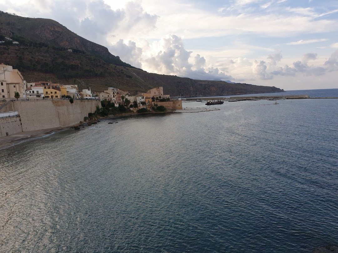 Lido Petrolo-戈尔福海堡必去景点