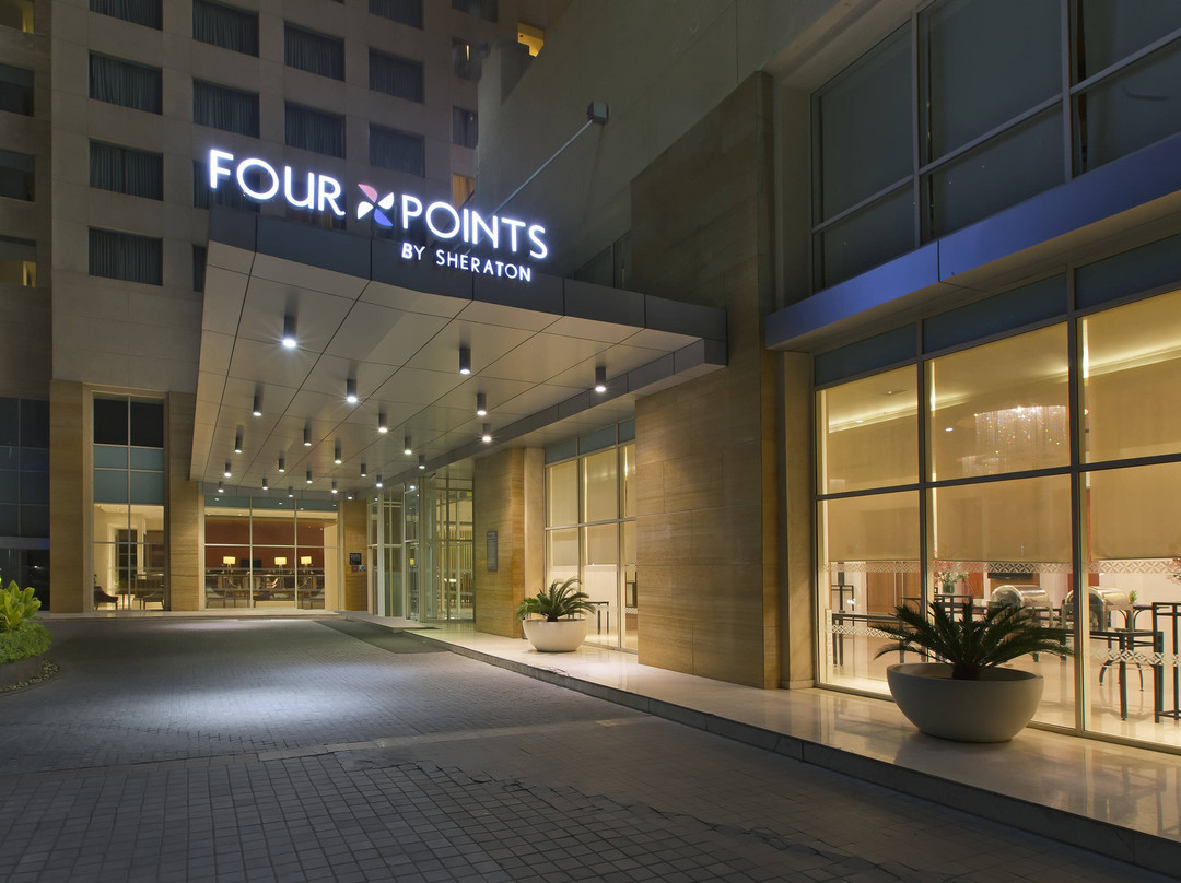 浦那福朋喜来登喜來登酒店及服务式公寓主图