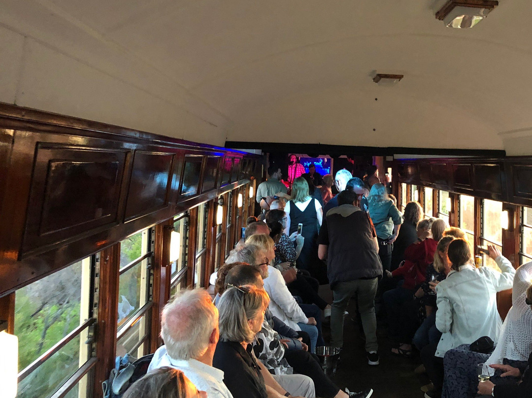 The Blues Train-皇后崖必去景点