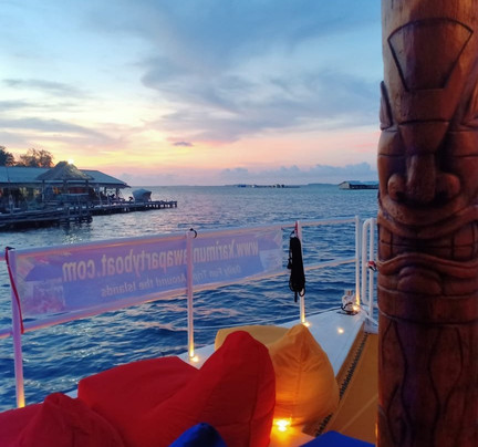 Karimunjawa Party Boat-卡里蒙加瓦必去景点