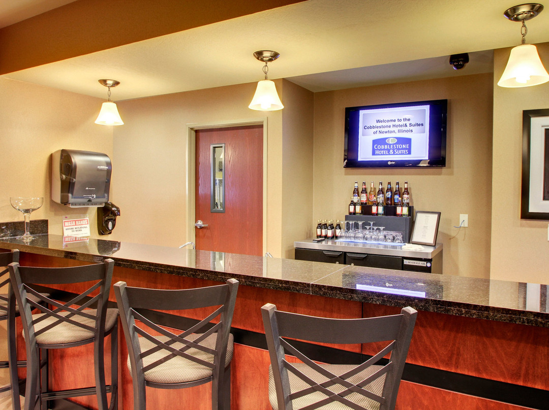 Cobblestone Hotel & Suites - Newton主图