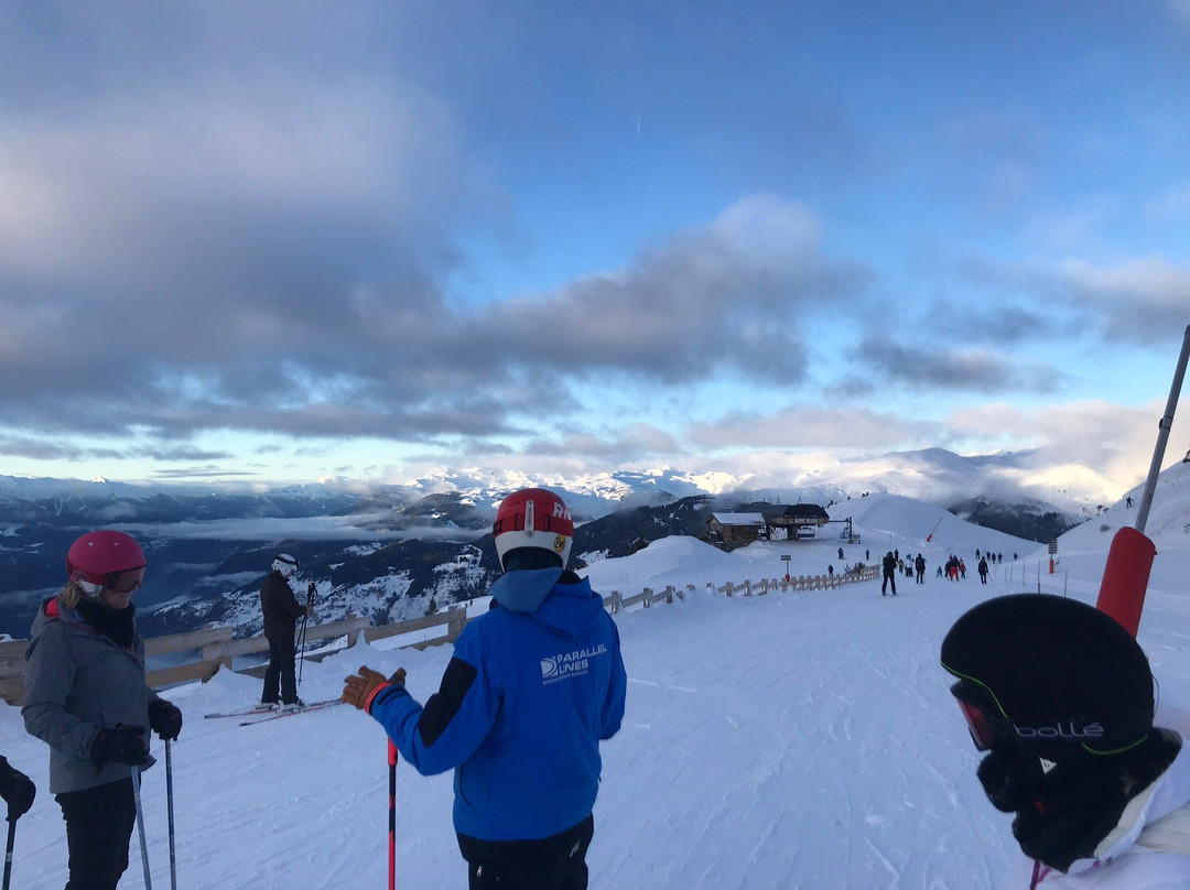 Parallel Lines Snow Sports School景点图片