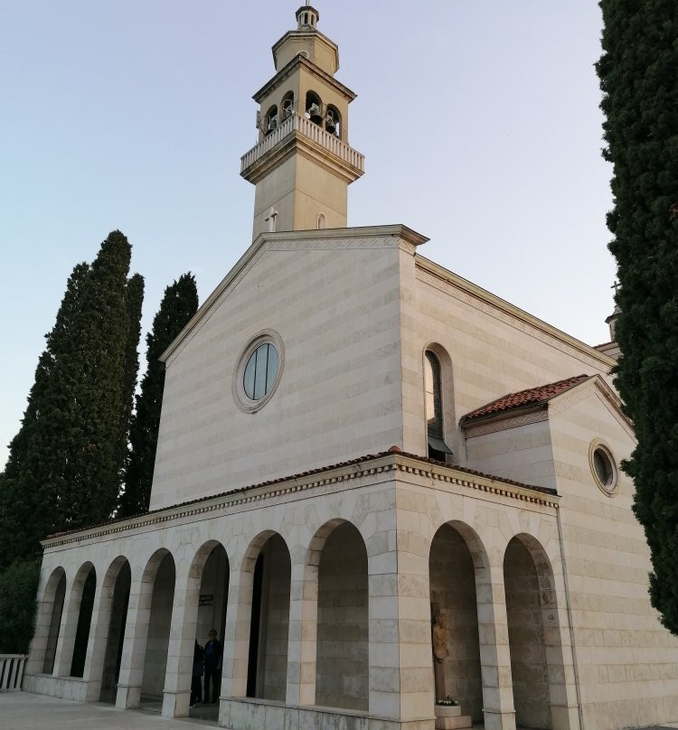 Santuario Madonna di Lourdes del Beato Claudio景点图片