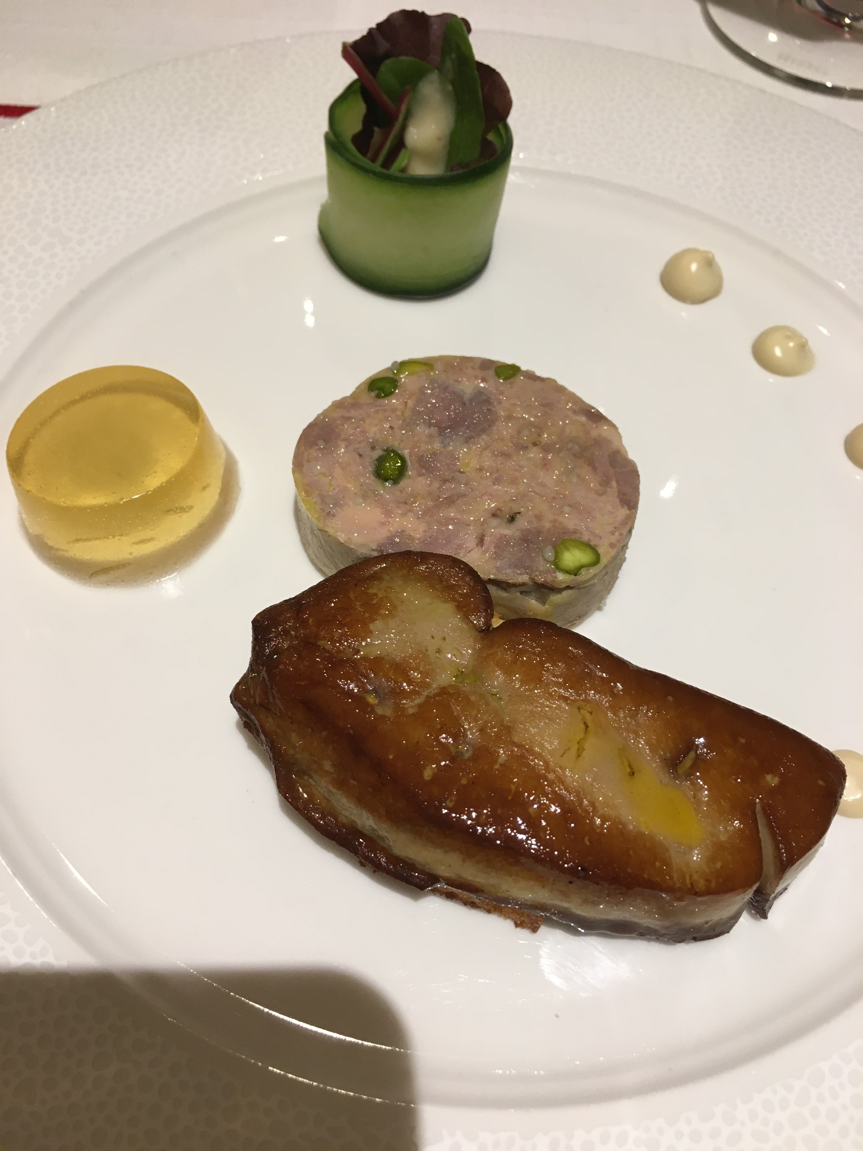 巡防舰酒店-餐饮