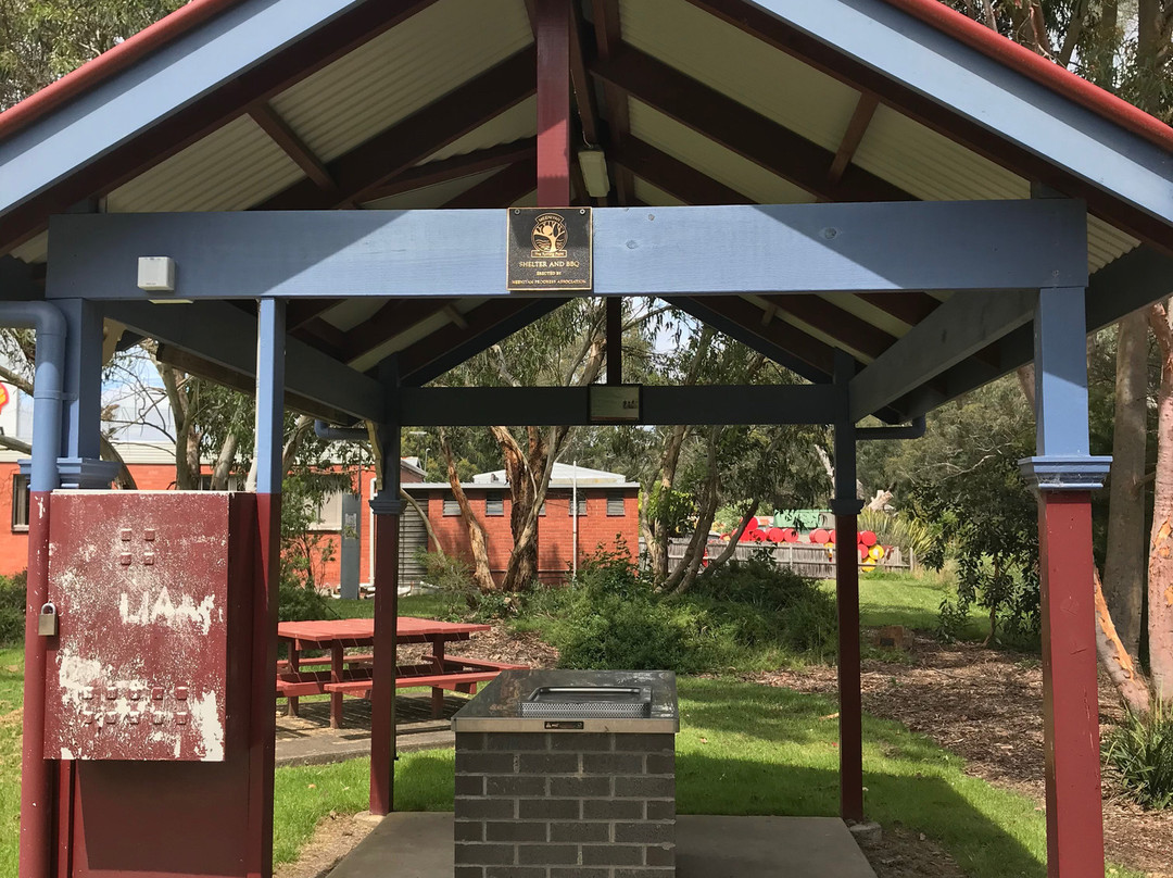 Tanderra Park景点图片