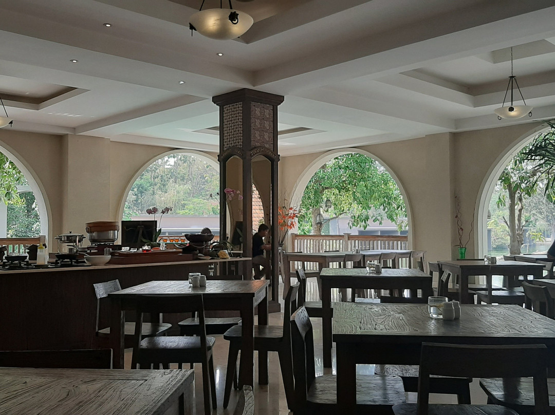 The Westlake Resort Yogyakarta主图