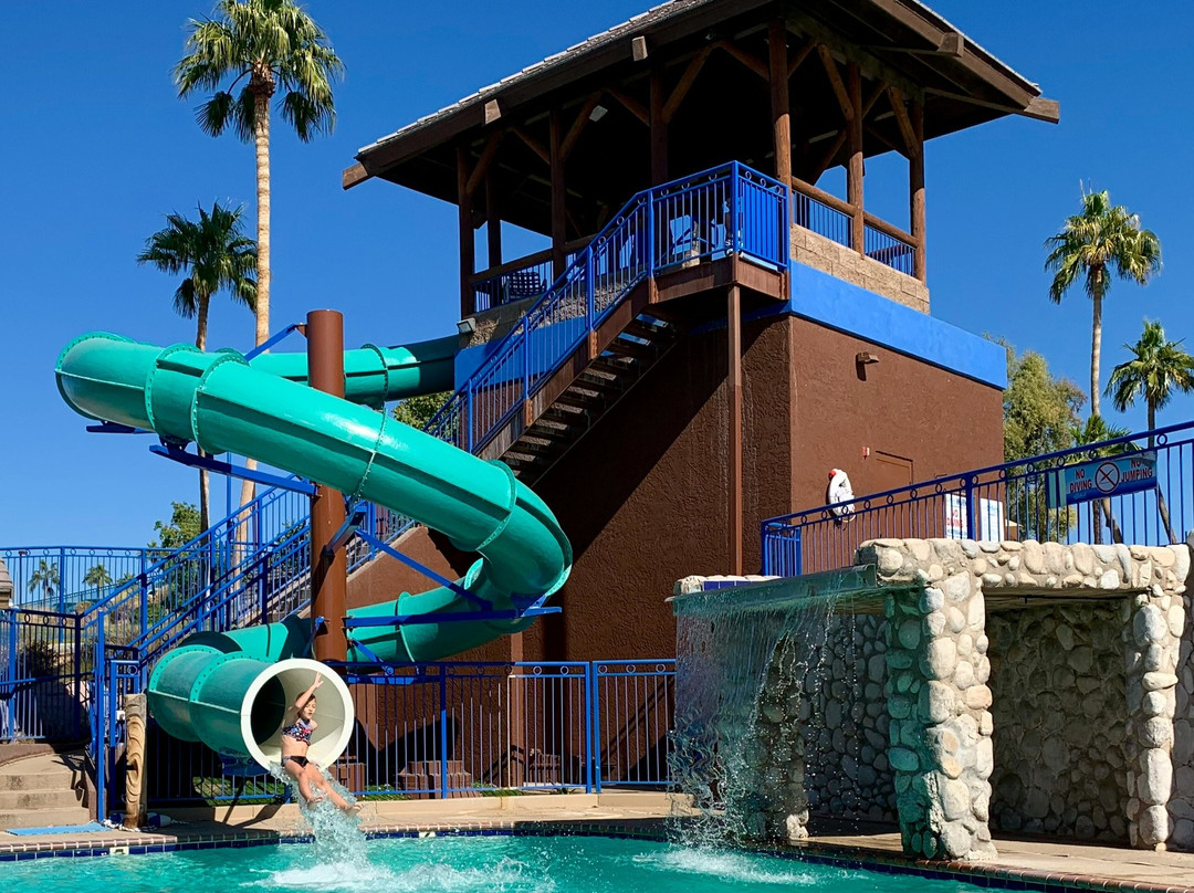 伦敦桥度假酒店主图