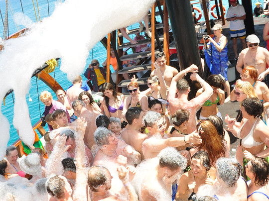 Medusa Pirate Boat-凯梅尔必去景点