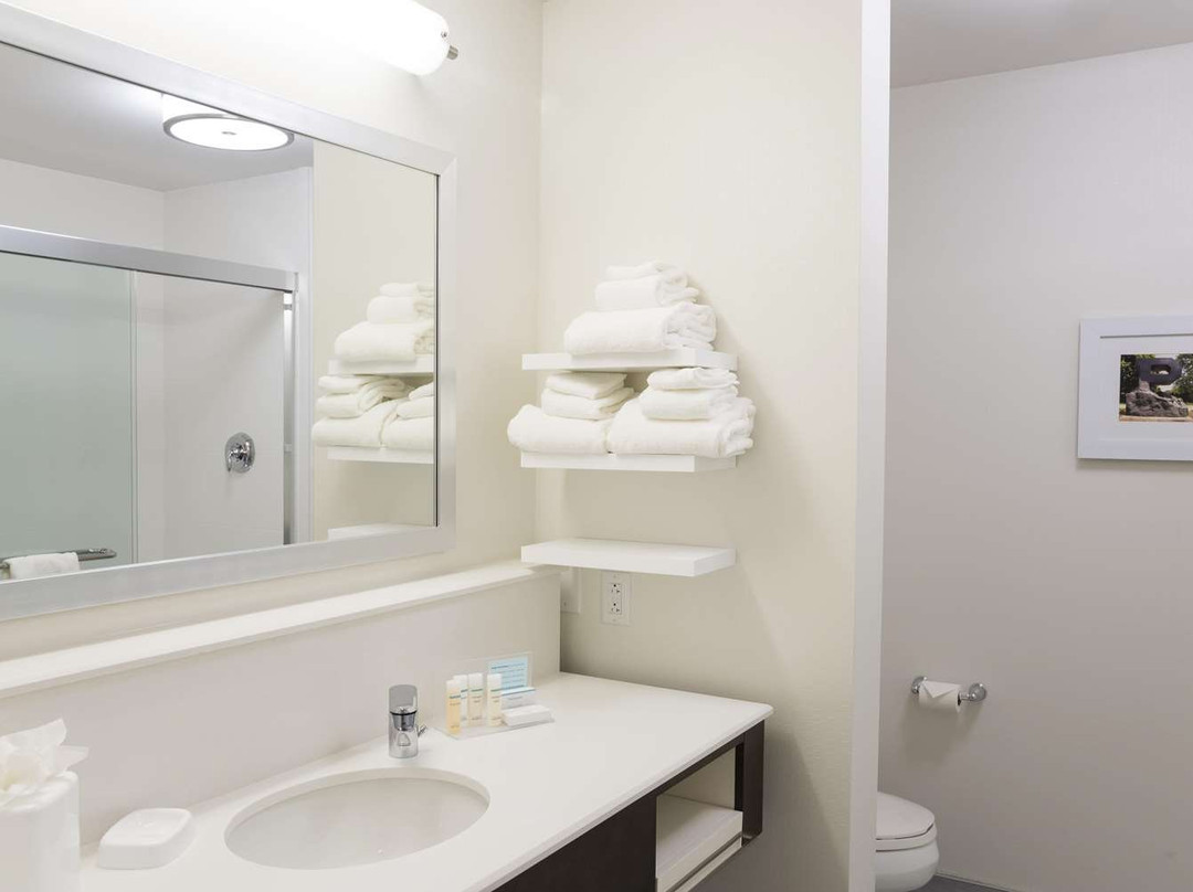 Hampton Inn & Suites West Lafayette主图