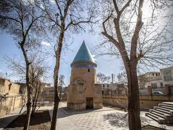 Tomb Hamdullah Mostofi景点图片